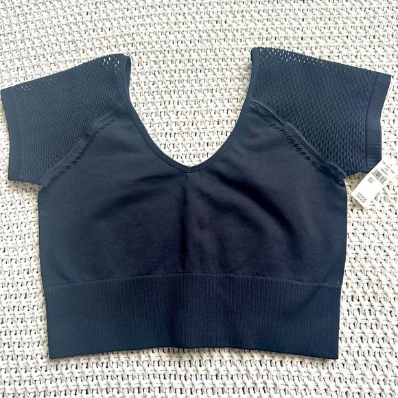 aerie Tops - Aerie Offline NEW Black Seamless Mesh Crop Top Size Small $45